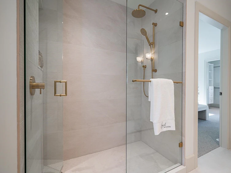 2401 West 37th Avenue, Vancouver, BC, V6M 1P4 - 23