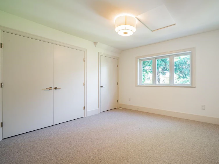2401 West 37th Avenue, Vancouver, BC, V6M 1P4 - 25