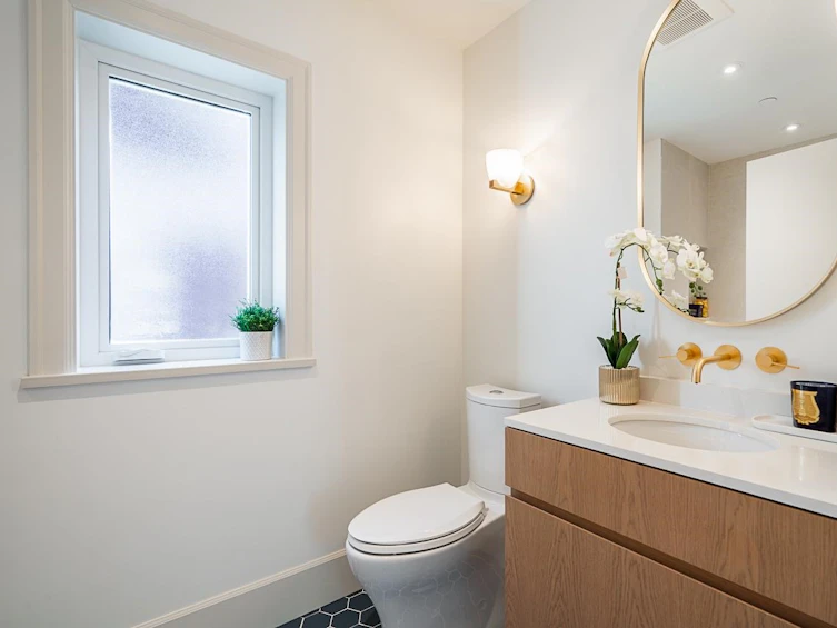 2401 West 37th Avenue, Vancouver, BC, V6M 1P4 - 26