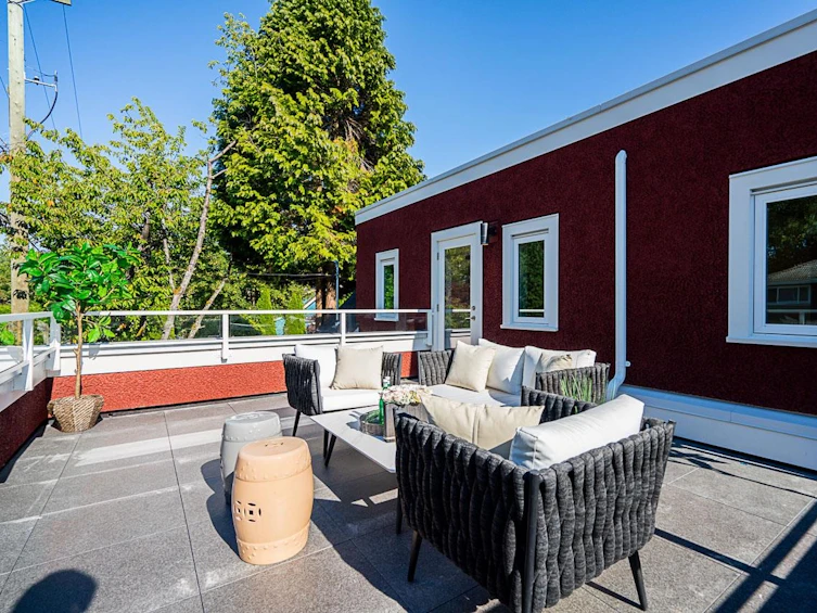 2401 West 37th Avenue, Vancouver, BC, V6M 1P4 - 32
