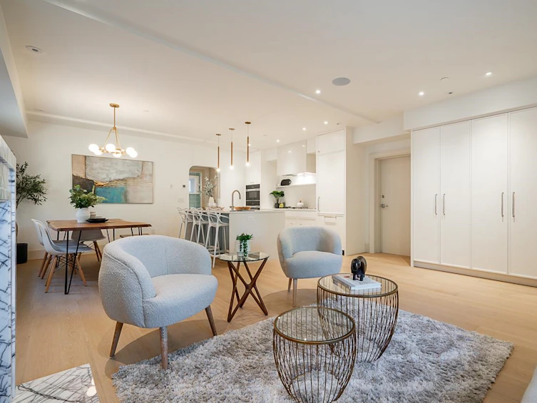 2401 West 37th Avenue, Vancouver, BC, V6M 1P4 - 3