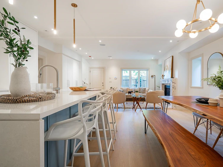 2401 West 37th Avenue, Vancouver, BC, V6M 1P4 - 8