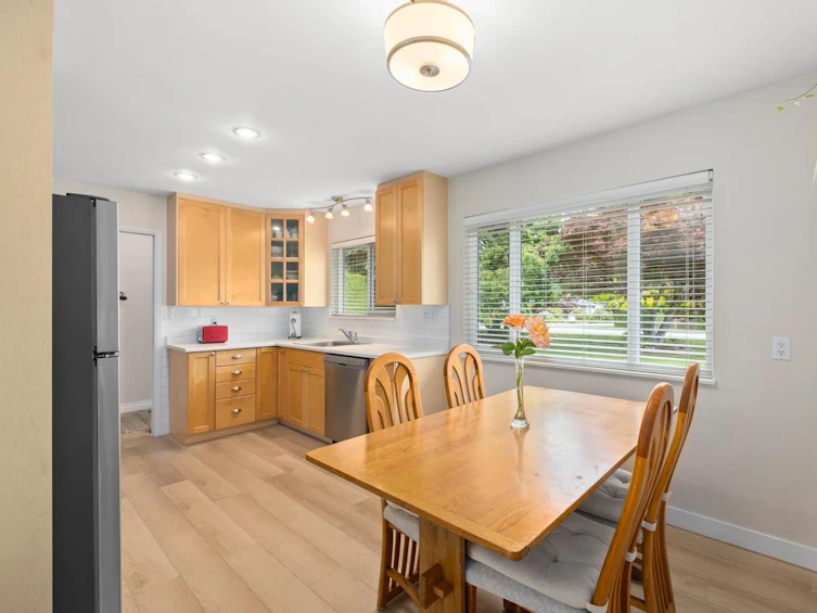 2125 Floralynn Crescent, North Vancouver, BC, V7J 2W3 - 8