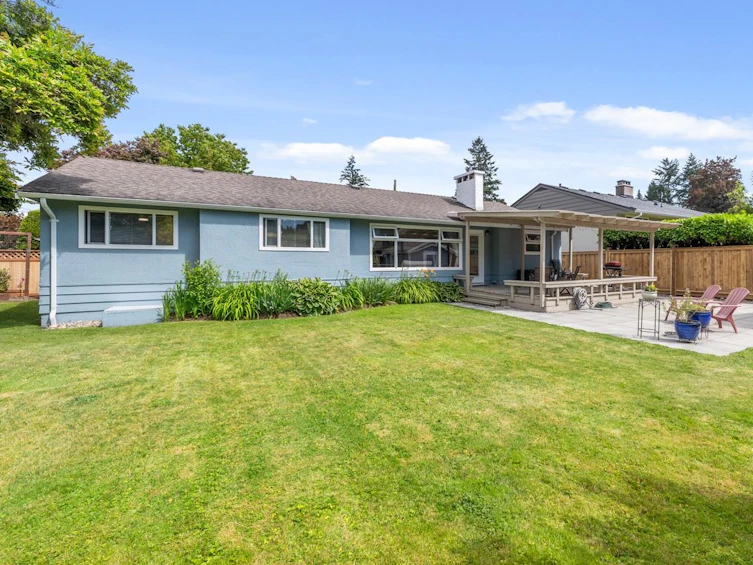 2125 Floralynn Crescent, North Vancouver, BC, V7J 2W3 - 28