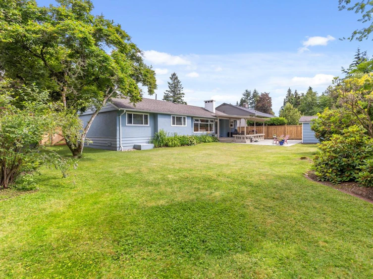 2125 Floralynn Crescent, North Vancouver, BC, V7J 2W3 - 29