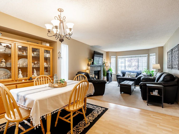 8062 138 Street, Surrey, BC, V3W 8P9 - 8