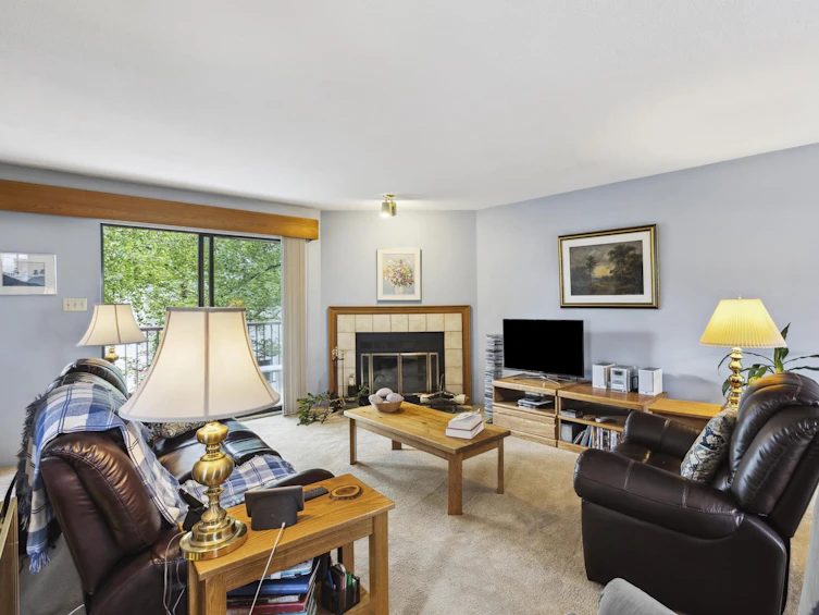 2-220 West 16th Street, North Vancouver, BC, V7M 1T6 - 2