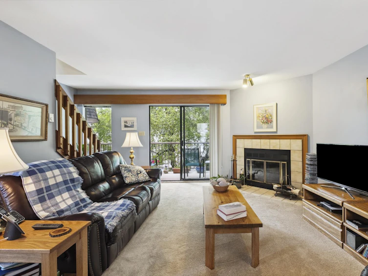 2-220 West 16th Street, North Vancouver, BC, V7M 1T6 - 4