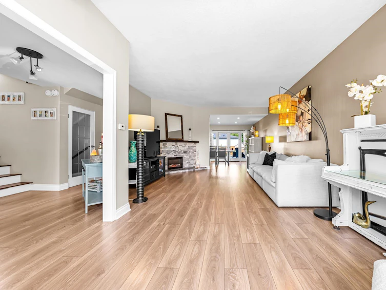 626 Second Street, New Westminster, BC, V3L 2M5 - 2
