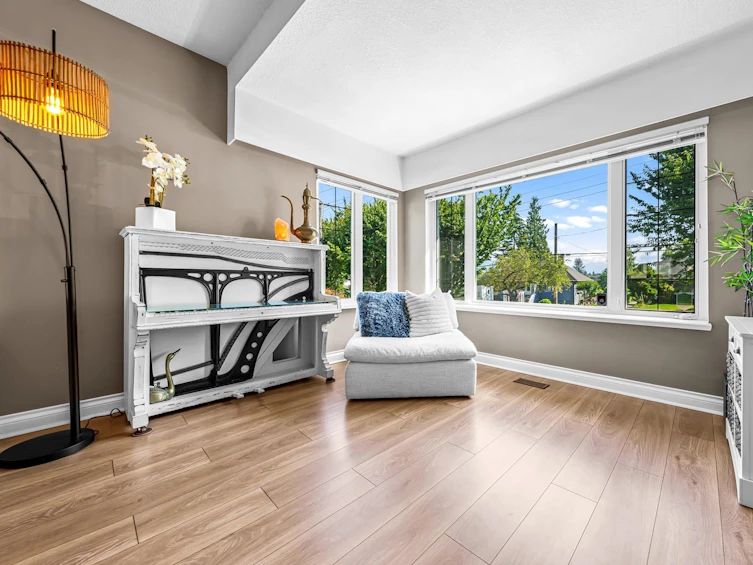 626 Second Street, New Westminster, BC, V3L 2M5 - 4