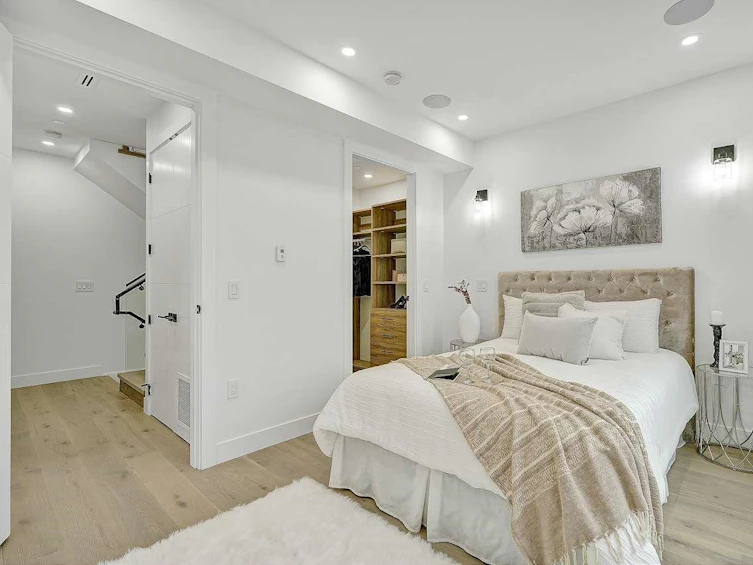 2233 East 44th Avenue, Vancouver, BC, V5P 1N3 - 22