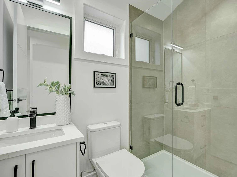 2233 East 44th Avenue, Vancouver, BC, V5P 1N3 - 31