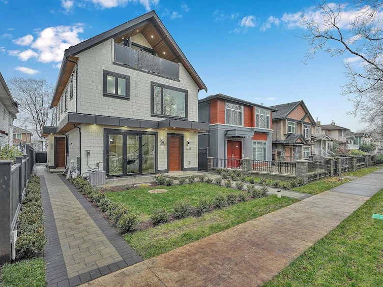 2233 East 44th Avenue, Vancouver, BC, V5P 1N3 - 33