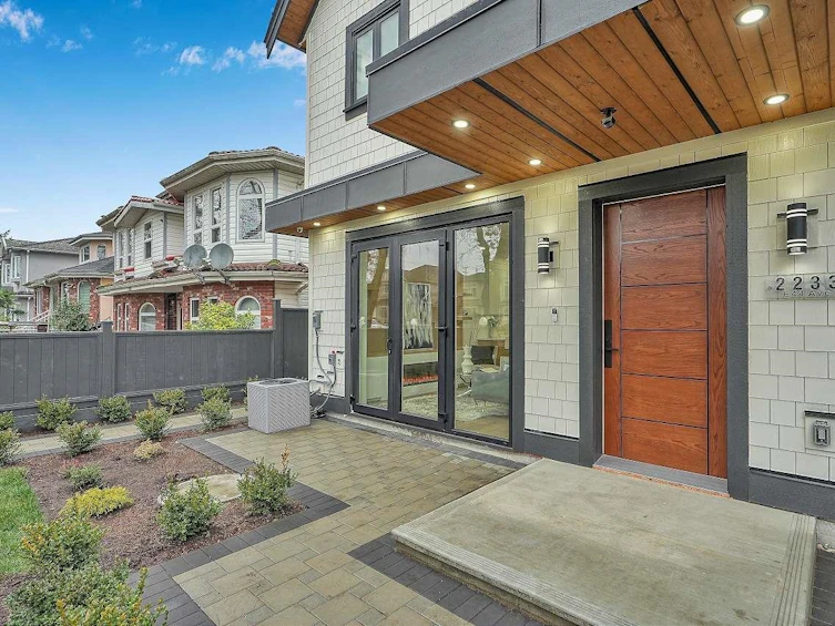 2233 East 44th Avenue, Vancouver, BC, V5P 1N3 - 34