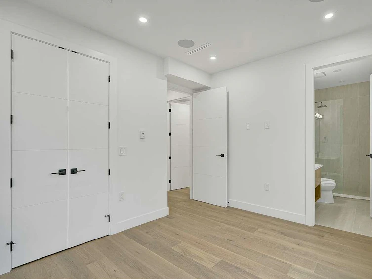 2231 East 44th Avenue, Vancouver, BC, V5P 1N3 - 20