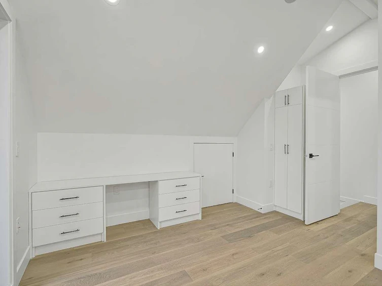 2231 East 44th Avenue, Vancouver, BC, V5P 1N3 - 23