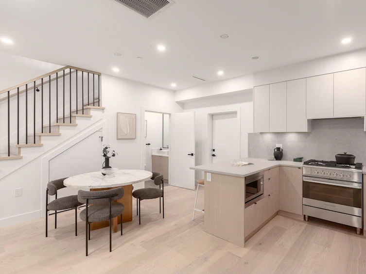 1559 East 21st Avenue, Vancouver, BC, V5N 2N3 - 3