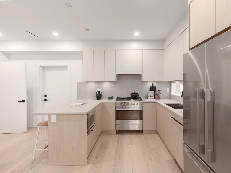 1559 East 21st Avenue, Vancouver, BC, V5N 2N3 - 4