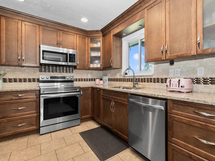 6876 Casabello Drive, Chilliwack, BC, V2R 2R3 - 4