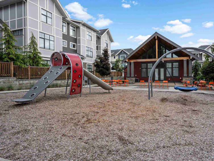 35-20327 72b, Langley, BC, V2Y 4J6 - 36
