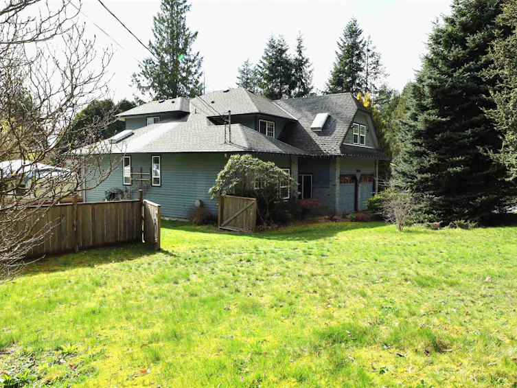 3205 Huckleberry Road, Roberts Creek, BC, V0N 2W2 - 2