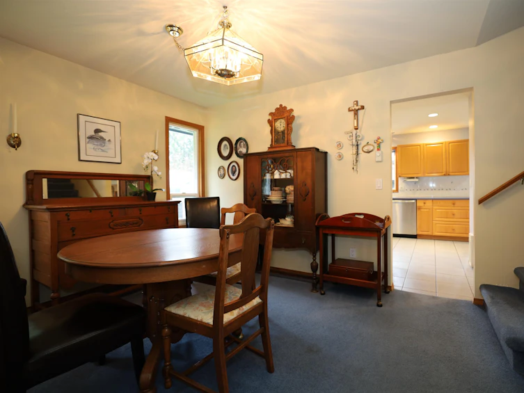 3205 Huckleberry Road, Roberts Creek, BC, V0N 2W2 - 7