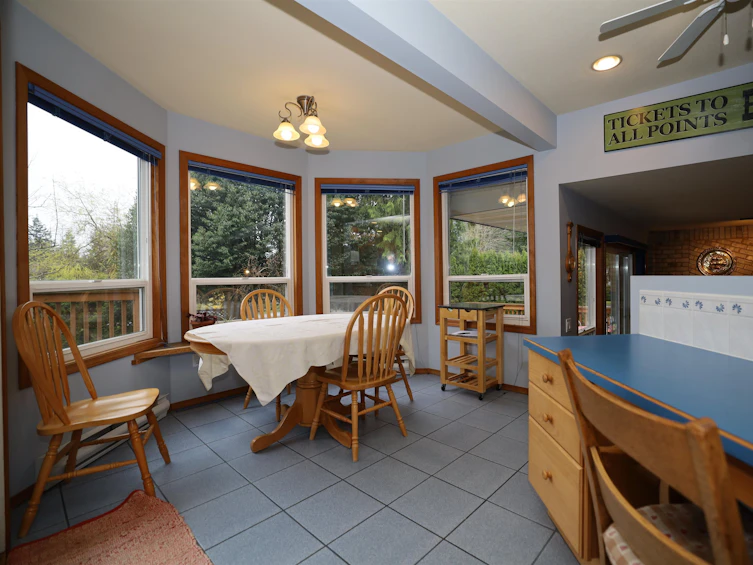 3205 Huckleberry Road, Roberts Creek, BC, V0N 2W2 - 9