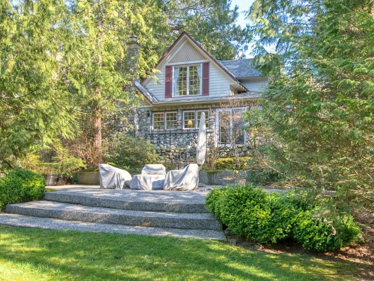 5487 Brooks Road, Halfmoon Bay, BC, V7Z 1G1