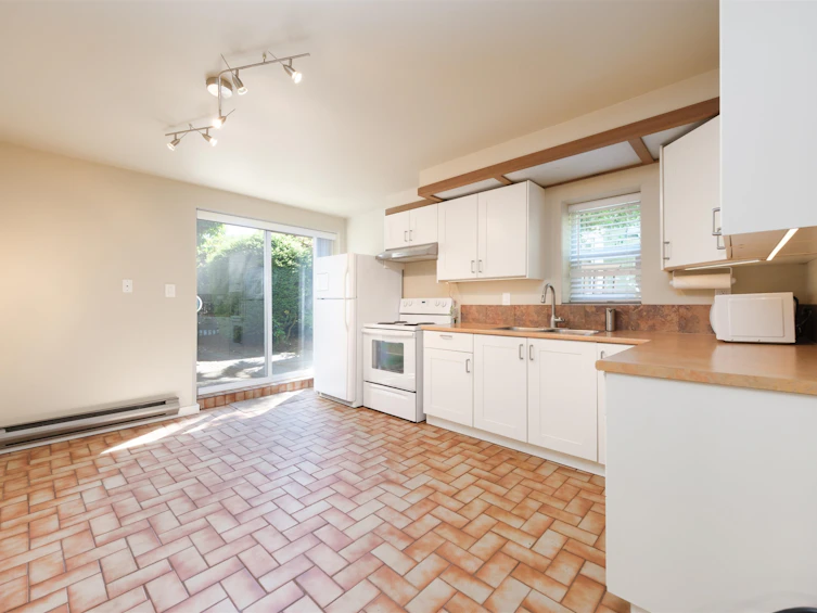 2996 W 5th Avenue, Vancouver, BC, V6K 1T9 - 25