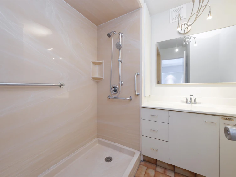 2996 W 5th Avenue, Vancouver, BC, V6K 1T9 - 16