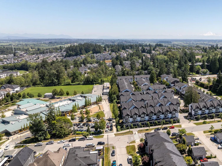 33-14271 60, Surrey, BC, V3X 2N4 - 34