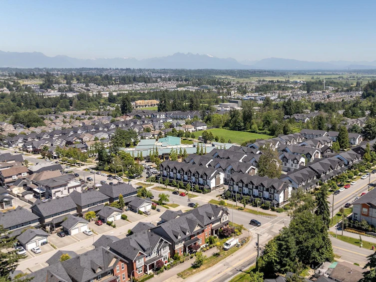 33-14271 60, Surrey, BC, V3X 2N4 - 35