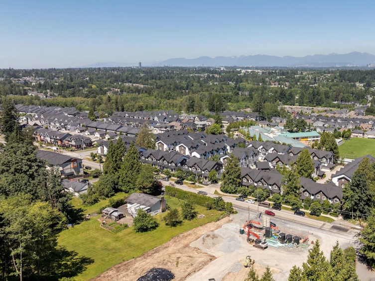 33-14271 60, Surrey, BC, V3X 2N4 - 36