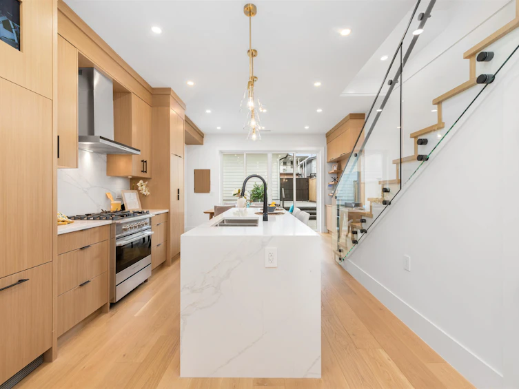 334 E 35th Avenue, Vancouver, BC, V5W 1A8 - 3
