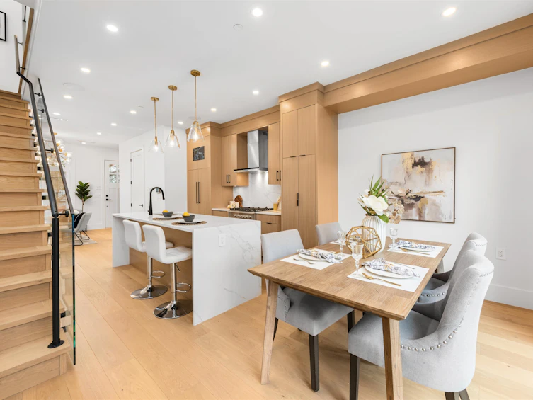 334 E 35th Avenue, Vancouver, BC, V5W 1A8 - 5