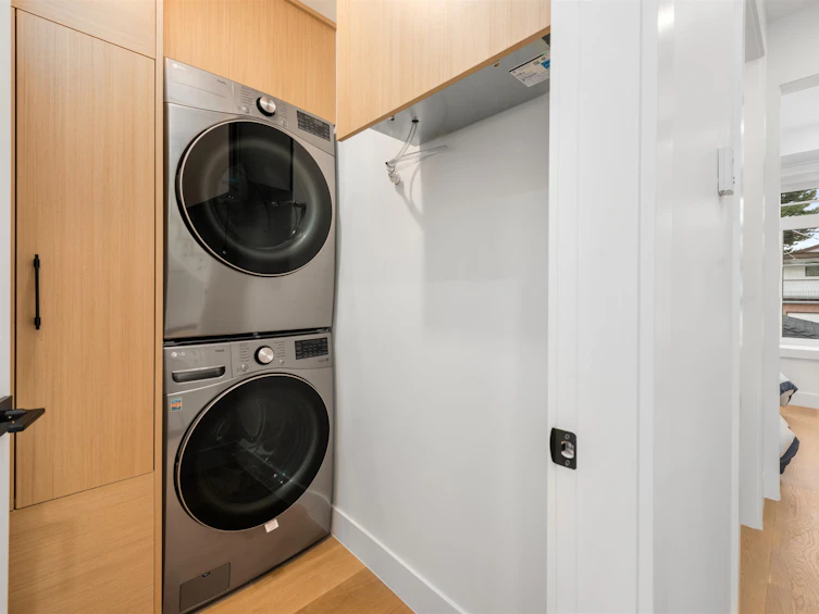 334 E 35th Avenue, Vancouver, BC, V5W 1A8 - 14