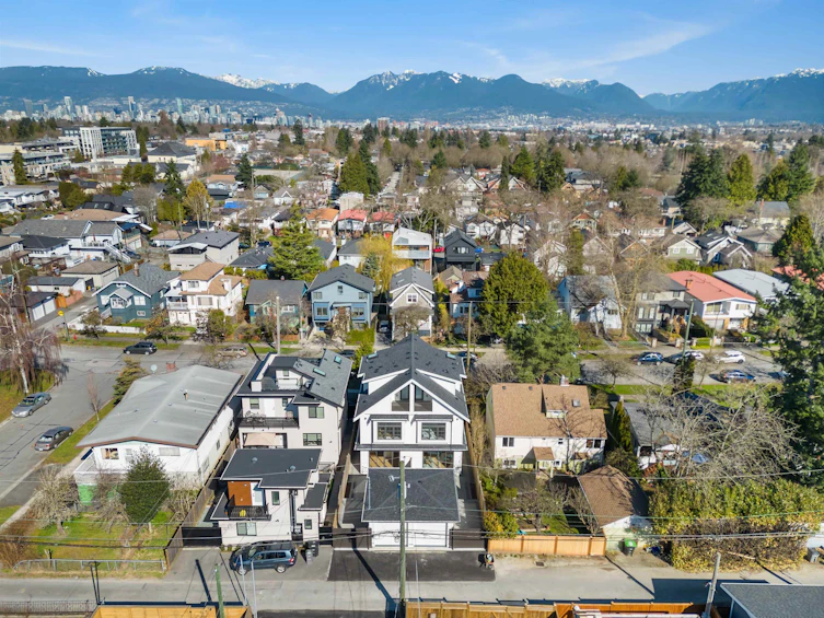 334 E 35th Avenue, Vancouver, BC, V5W 1A8 - 39