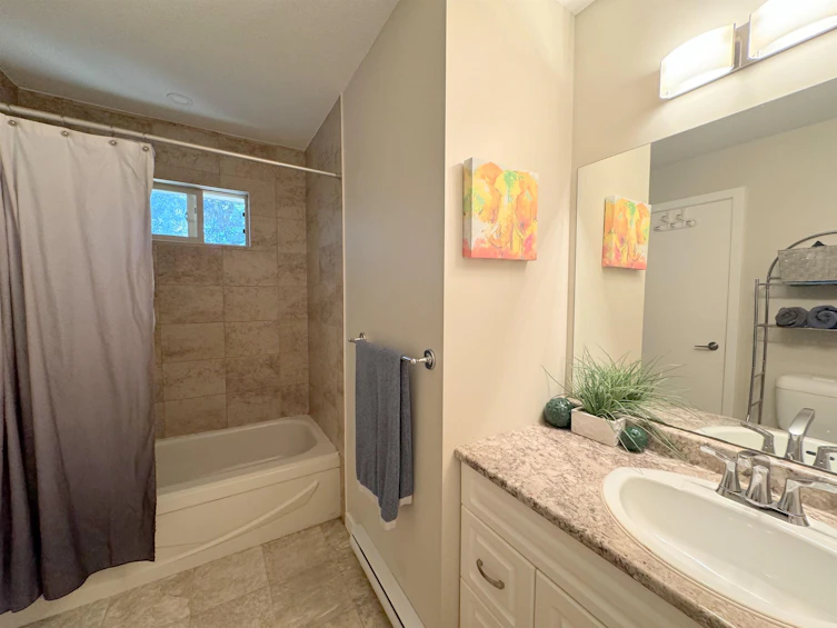 5764 Neptune Road, Sechelt, BC, V0N 3A0 - 8