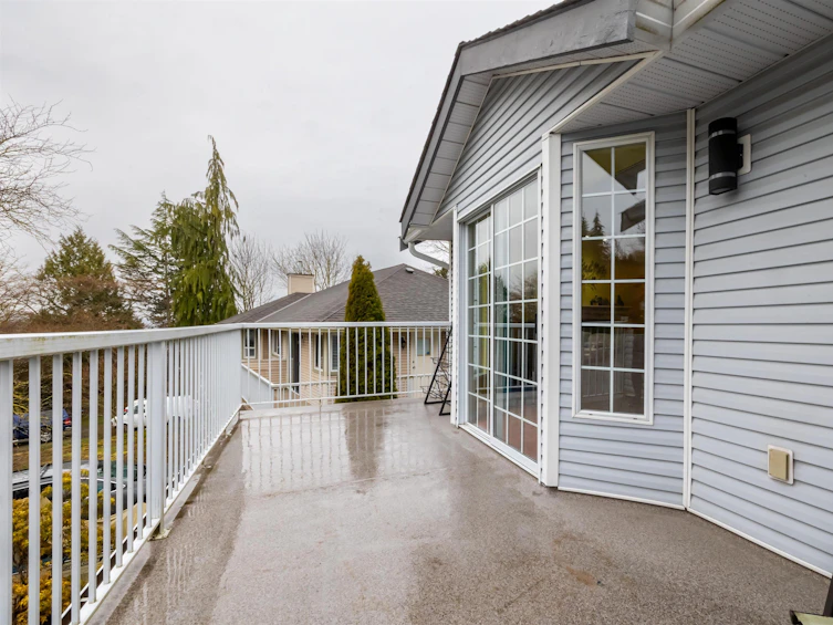35331 Sandy Hill Road, Abbotsford, BC, V3G 1J2 - 35