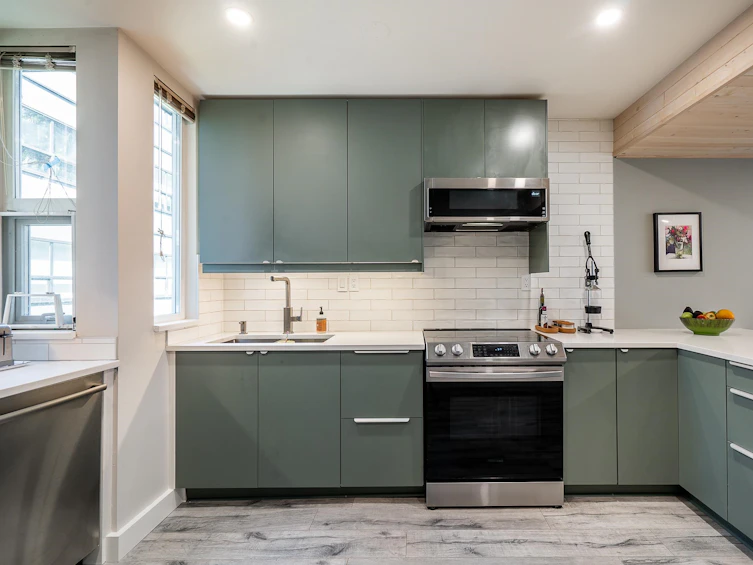 7-1535 St. Georges Ave Avenue, North Vancouver, BC, V7L 3J6