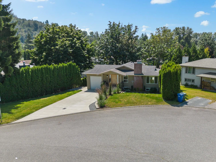 3347 Omineca Court, Abbotsford, BC, V2S 8K9 - 3
