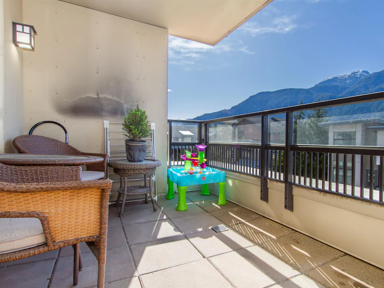 207-1211 Village Green Way, Squamish, BC, V8B 0R7 - 6