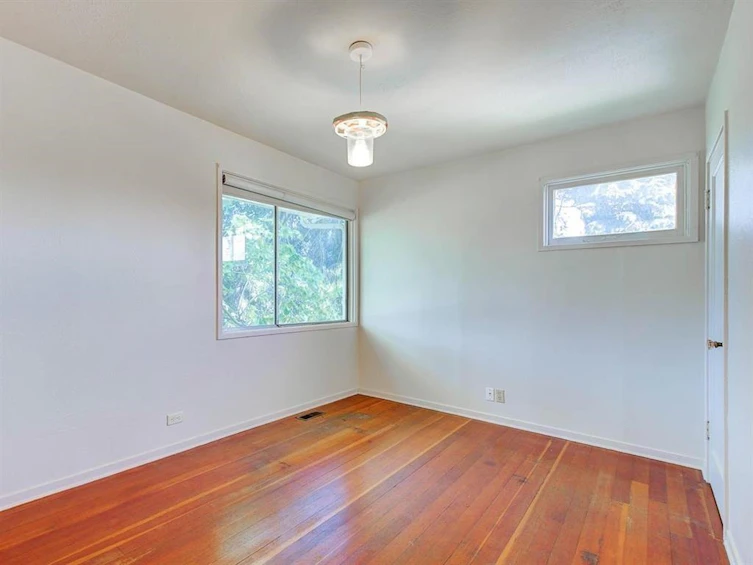 3581 Haida Drive, Vancouver, BC, V5M 3Y9 - 2
