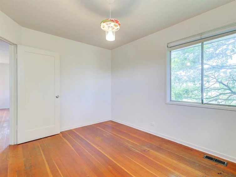 3581 Haida Drive, Vancouver, BC, V5M 3Y9 - 3