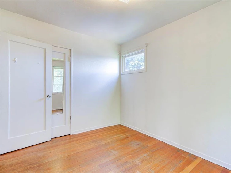 3581 Haida Drive, Vancouver, BC, V5M 3Y9 - 5