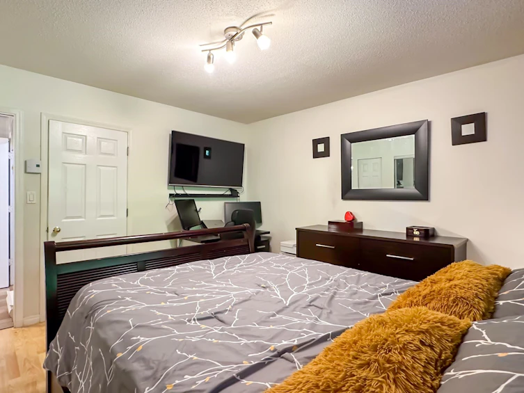 2-13630 84, Surrey, BC, V3W 0T6 - 13