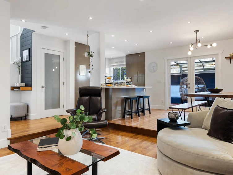 3111 West 6th Avenue, Vancouver, BC, V6K 1X5 - 2