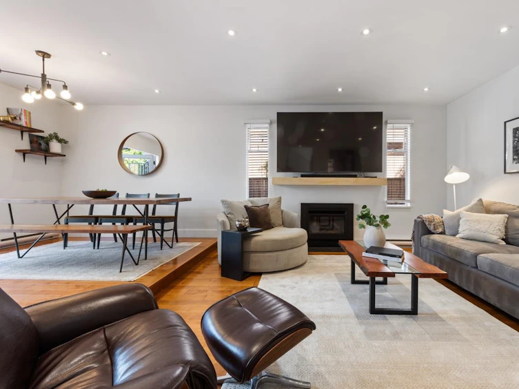 3111 West 6th Avenue, Vancouver, BC, V6K 1X5 - 3