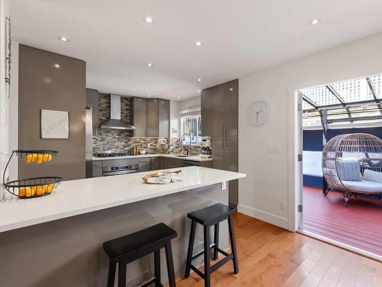 3111 West 6th Avenue, Vancouver, BC, V6K 1X5 - 8