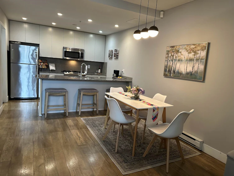 282 E 11th Avenue, Vancouver, BC, V5T 2C3 - 16